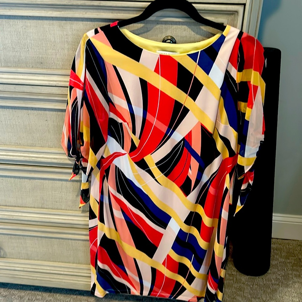 NWOT Sandra Darren three-quarter sleeve dress. Perfect for Spring!